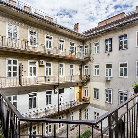 Bpr Stylish Vagabond Apartment With Ac Boedapest Buitenkant foto